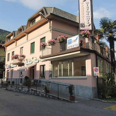 Albergo Lario جيرا لاريو المظهر الخارجي الصورة